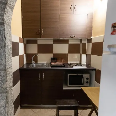 Amfitrion Гитион